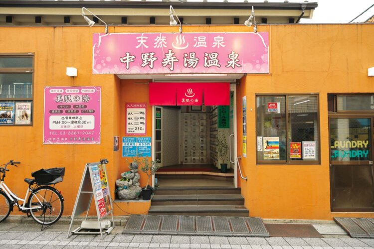 木曜映画会は名画中心。リクエストにも応じてくれるそう。
