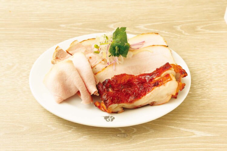 チャーシューは4種。持ち帰り100g 440円～。