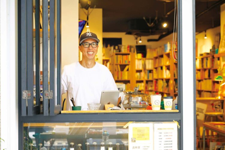 「月いちでライブや芝居のイベントを開催中です」