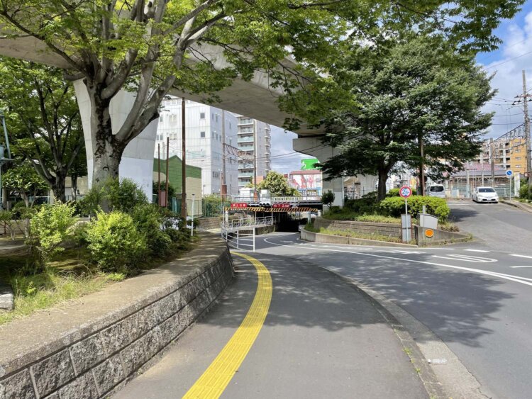閘門鉄扉と排水ポンプが設置されていたのは常磐線の線路をくぐった先のあたり。