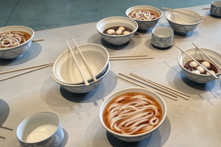 酒保（雑貨や菓子、うどんや汁粉などを販売する売店）の食事。