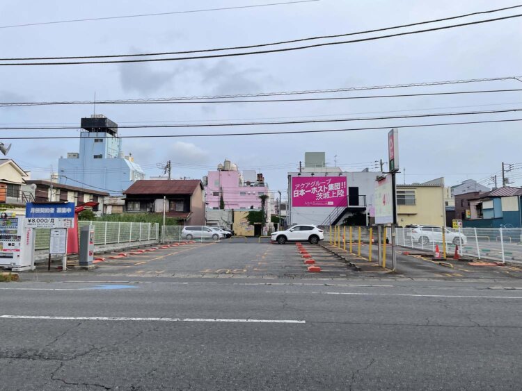 駅に向かう八間通りから桜町方面を見る。