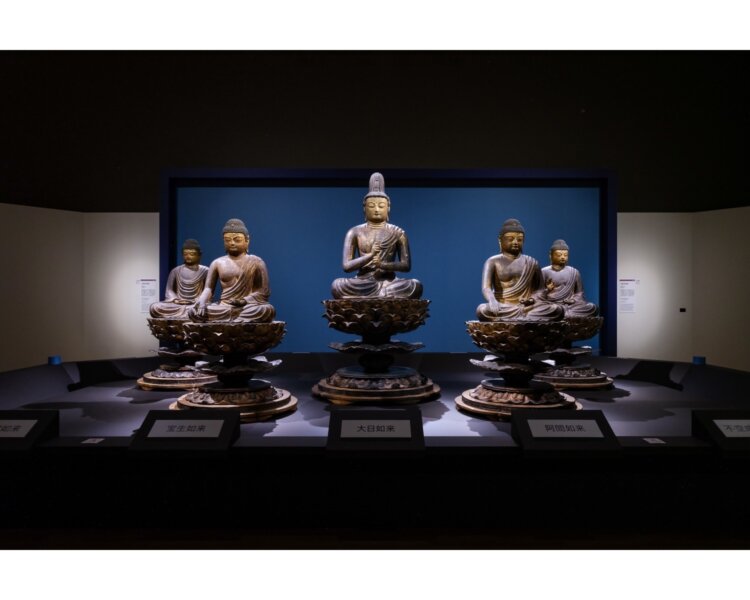 国宝　五智如来坐像　平安時代　9世紀　京都・安祥寺蔵　通期展示。