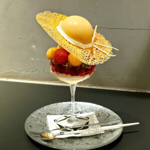 札幌発の夜パフェ。池袋『モモブクロ』の芸術的パフェを堪能〜黒猫スイーツ散歩 池袋編6〜