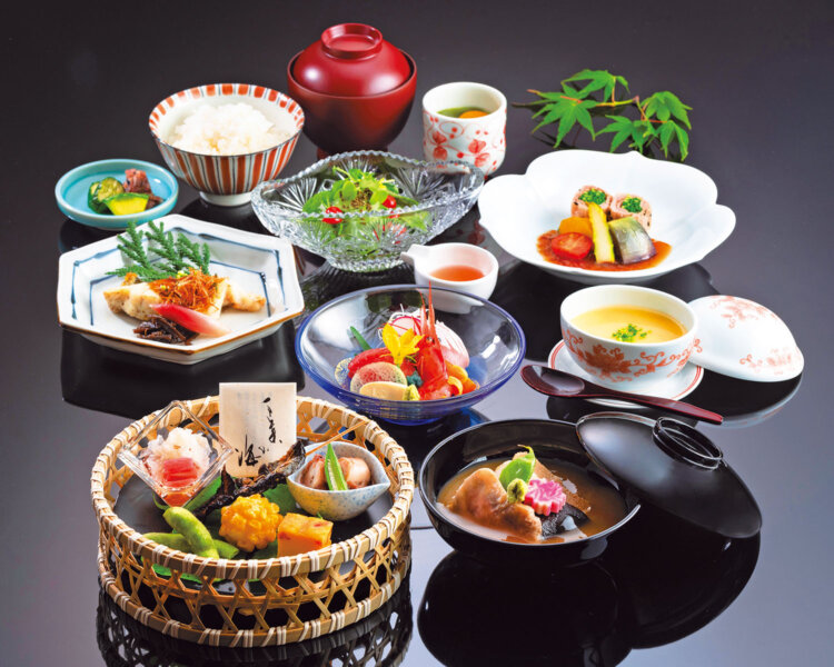 “日本一の旅館”として知られる『加賀屋』のおもてなしが、金沢で感じられる。