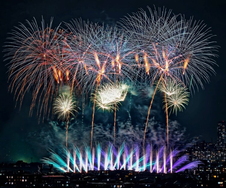 2026年9月に行われる東京近郊のおすすめ花火大会4選。初秋を彩る花火はこれだ！