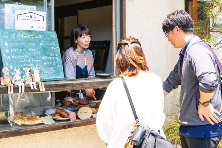 シェアキッチンではパン販売ほか現在5店舗が日替わりで営業。