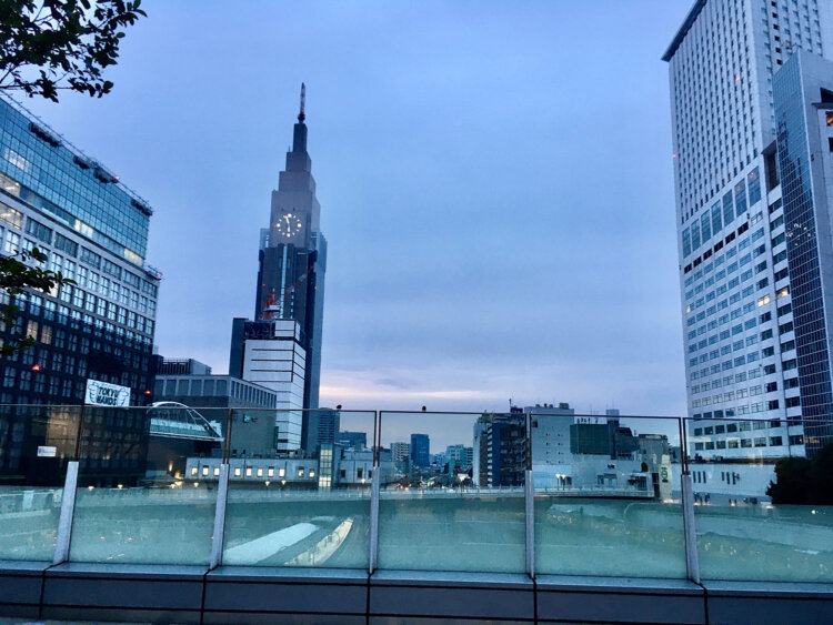 新宿駅のバス乗り場に近づくたび思い出す、年末の幼い失敗【まちまち通信／中前結花】