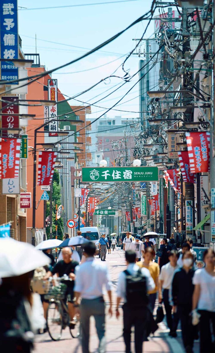 かつての宿場町は今、人でにぎわう商店街に。