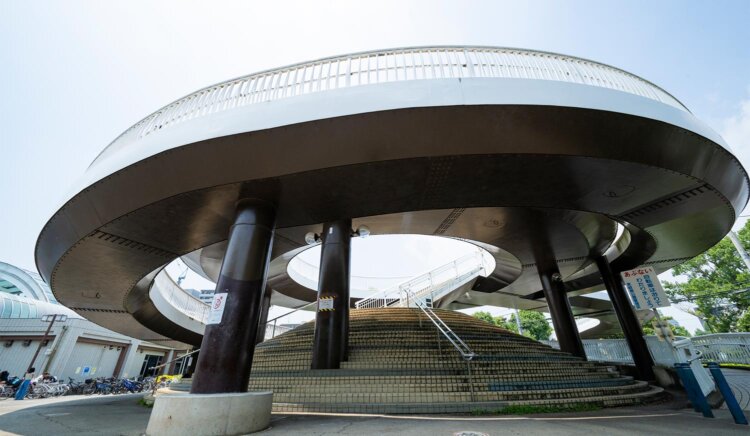 東綾瀬公園の三枚田橋。