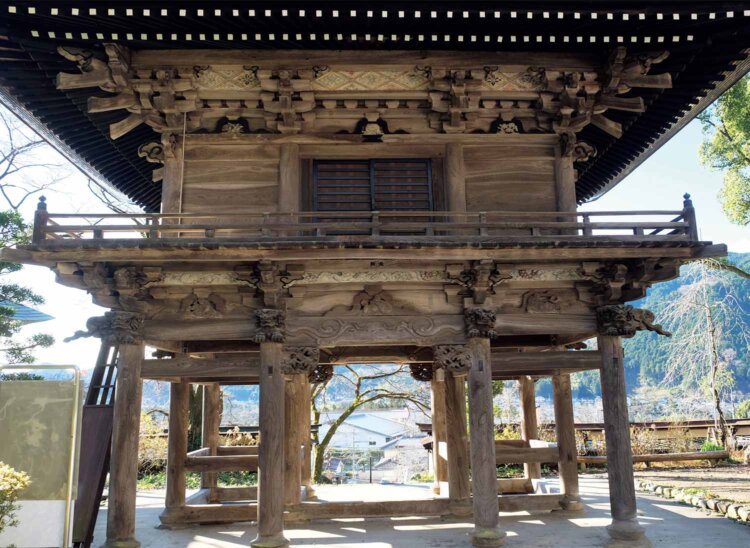 海禅寺の山門。寛政5年（1793）に再建されたという。