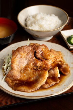 洋食や レストラン 花の木
