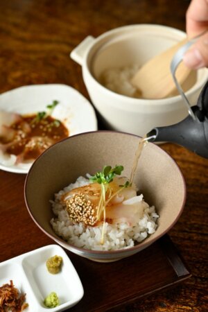 鯛そば・茶漬 磯LABO 六町店