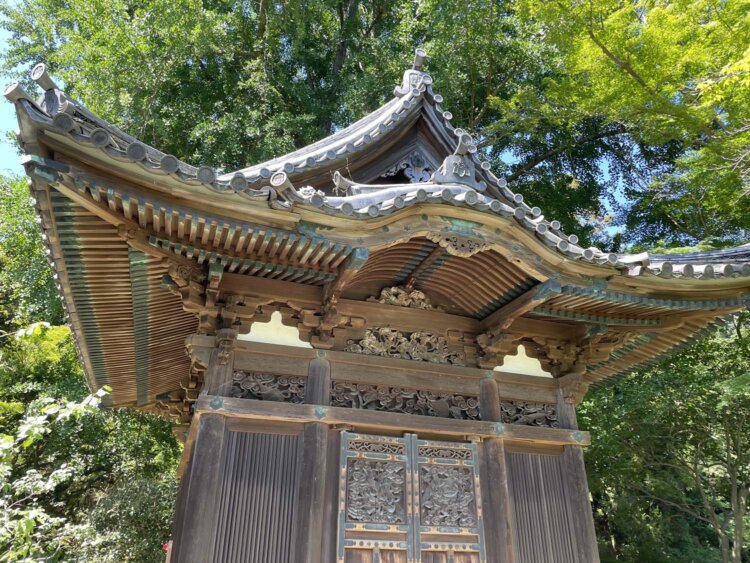 旧天瑞寺寿塔覆堂。