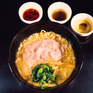 散歩の達人スペシャルメニュー第9弾！志木『芳醇煮干 麺屋 樹』のラーメン【創刊30周年記念】