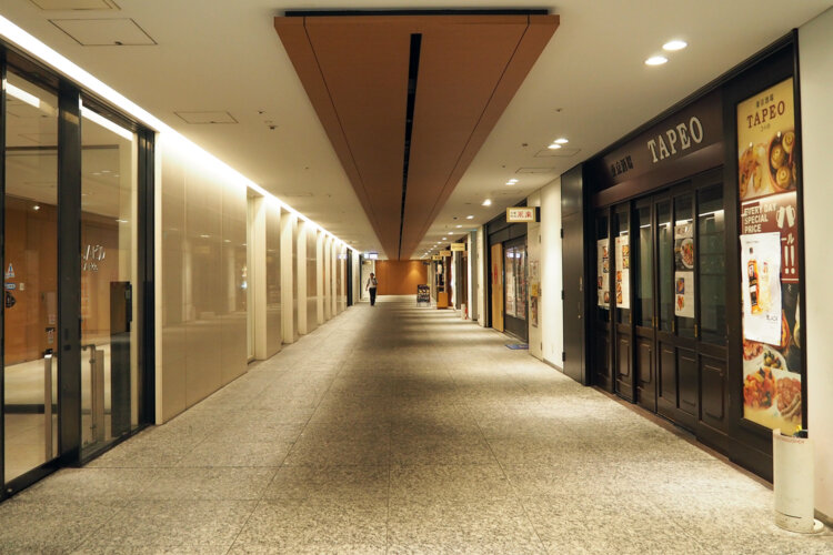 飲食店街になっているJAビルの地下、最北端の行き止まりを望む。