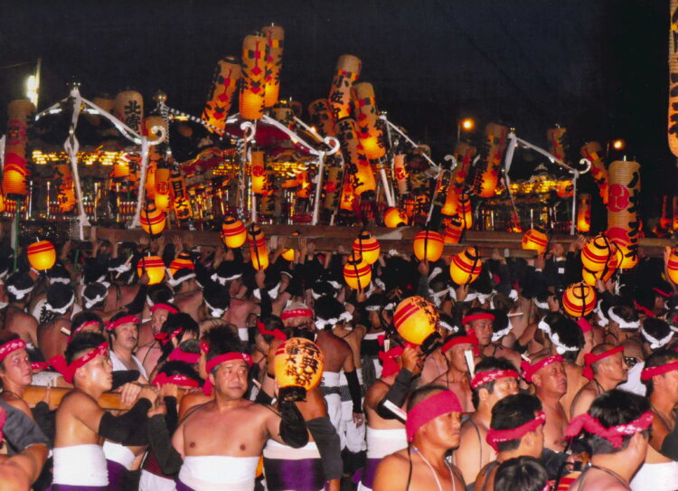 神輿同士が別れを惜しむ「大別れ式」でクライマックスを迎える。