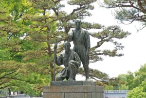 玉川兄弟の像