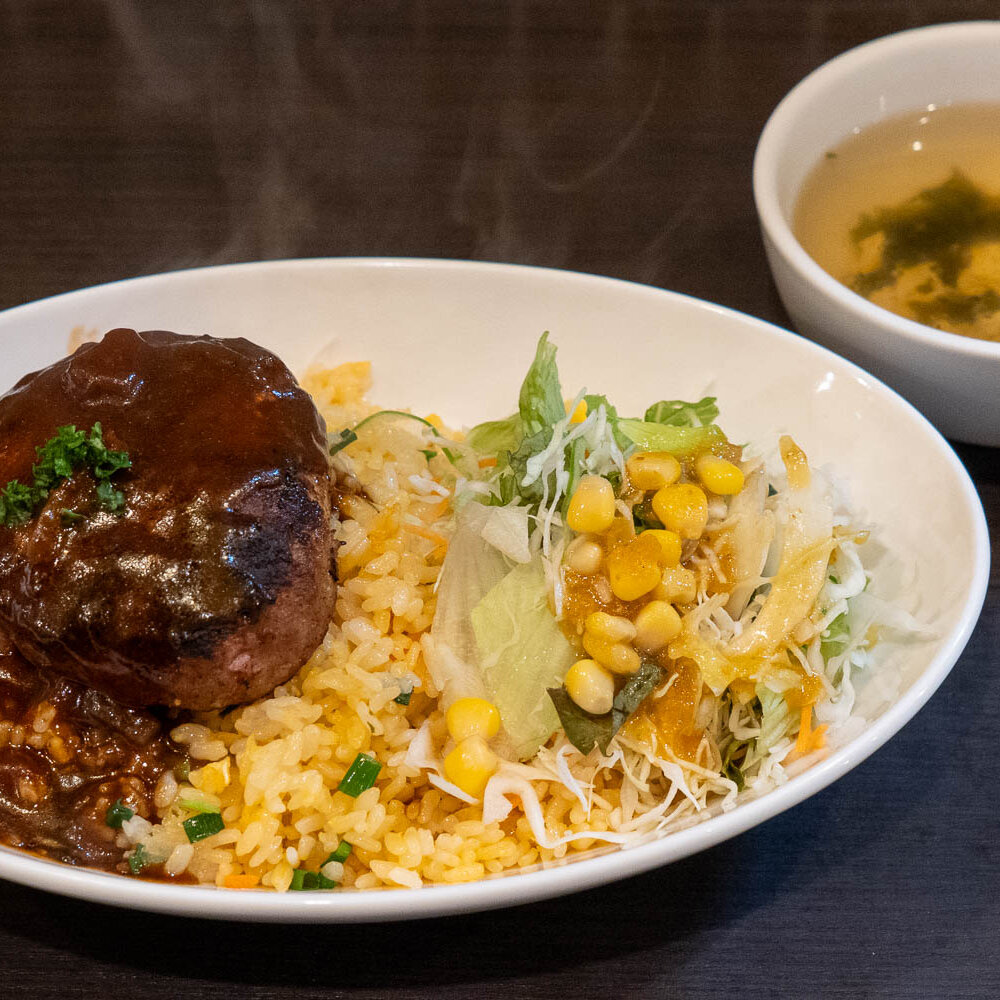 蒲田『食堂 サビーズ』で大満足ランチ！ ベーキライスとポークのハンバーグでノスタルジックなひとときを