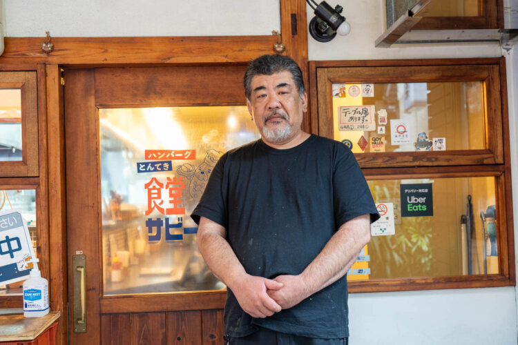 料理長の川合茂さん。店名は川合さんが乗っていたバイクに由来する。