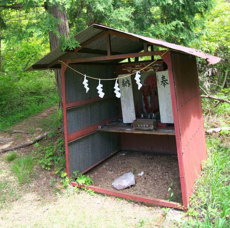 百蔵山の中腹にある金比羅宮。