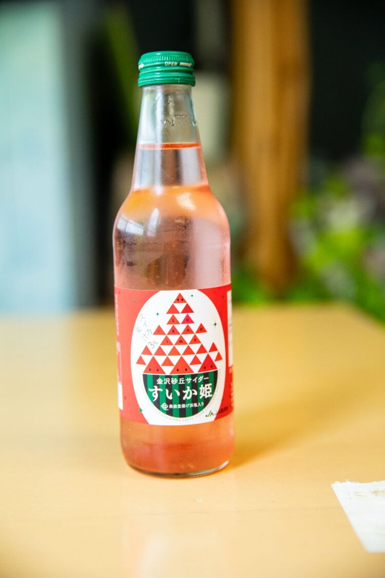 石川県のご当地サイダー・すいか姫330円が一蔵さんのお気に入り。