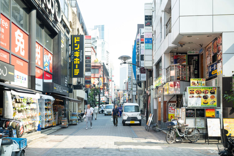 「好景気の頃、韓国の店は100軒くらいありましたが、いまは半分くらいかも」と劉さん。