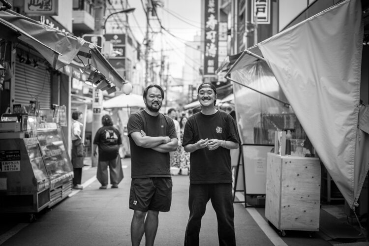 伊藤信吾さん（左）と松本聡一郎さん（右）。