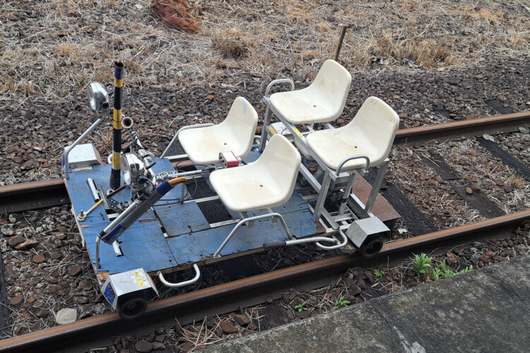 軌道カート。実際の保守作業にも使われている。