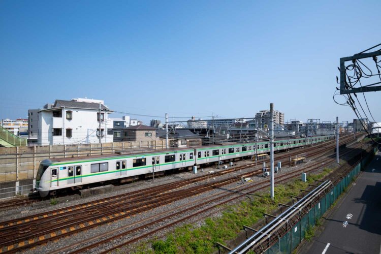 代々木上原から直通車両は10両編成だ。
