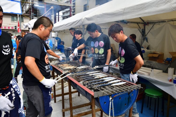 銀座中央広場で行われる屋台村では、昨年好評だったサンマ焼きも！