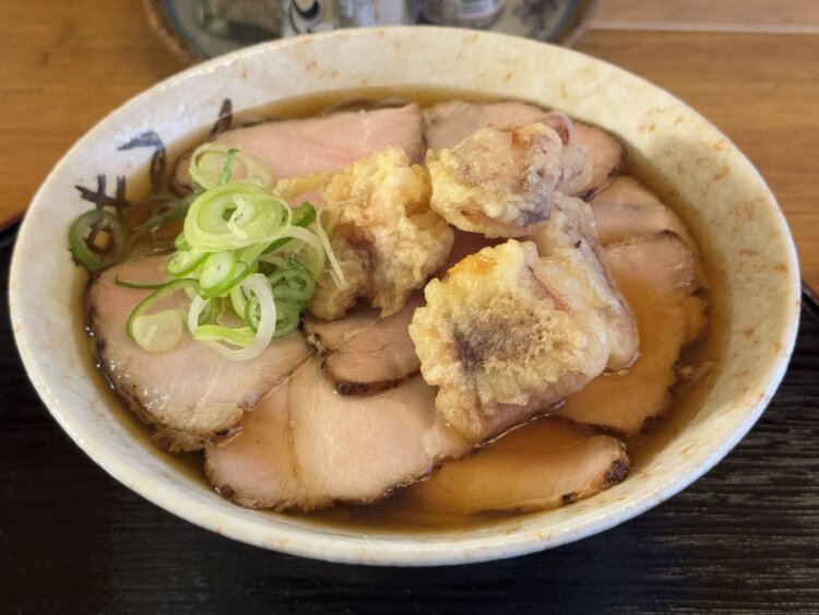 錦糸町時代のチャーシューそばにタコのアタマ天。アタマは柔らかで美味。