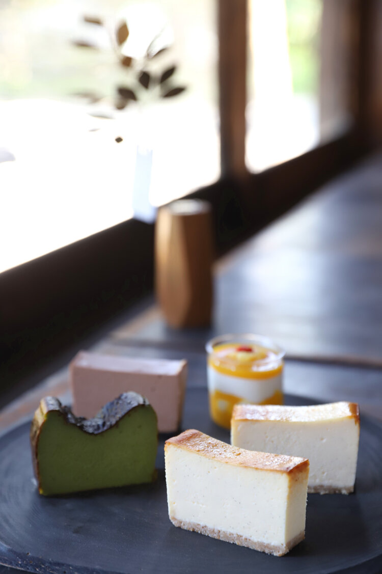 手前からno.1と、そこにマスカルポーネを加えたno.2は定番で、1カット各600円。