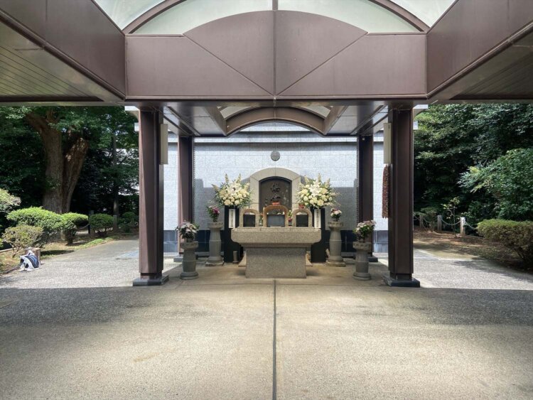 納骨堂。差別や偏見のために故郷や家族のもとに戻れなかった人たちが眠っている。