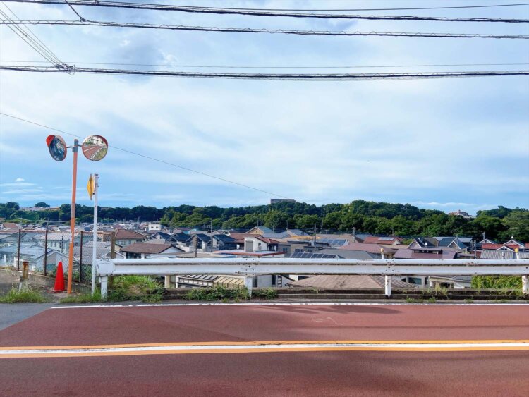 実際に取材時に撮影した柿の下交差点。