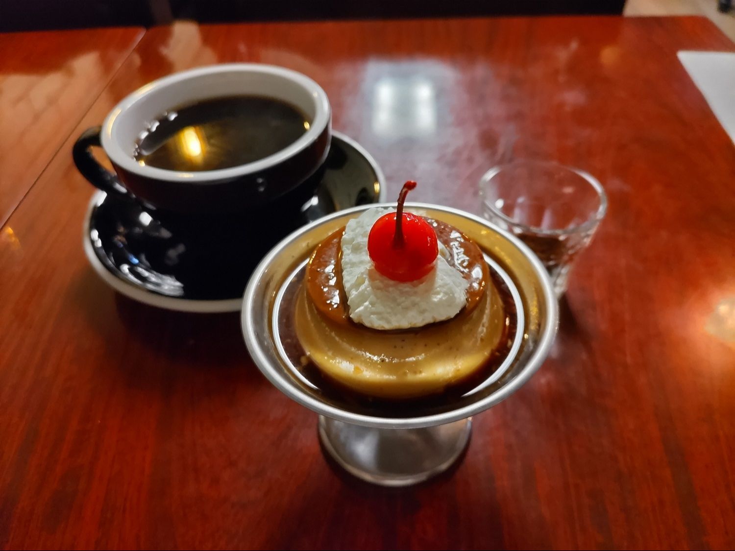 昭和レトロな喫茶店のカスタードプリンで至福のおやつタイム